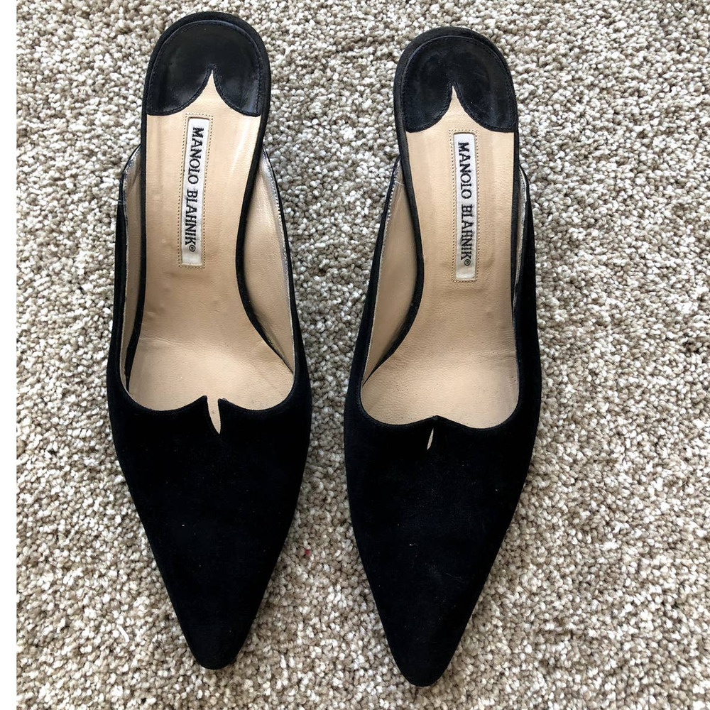 MANOLO BLAHNIK V-Cut Kitten Heel Mules Black Suede Size 39.5 Leather Pointed Toe